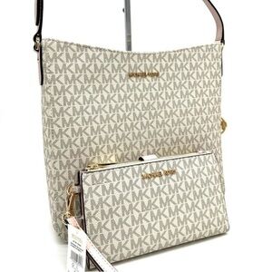 Michael Kors Large Messenger Bag & Large Double Zip Wallet Vanilla/Powder Blush